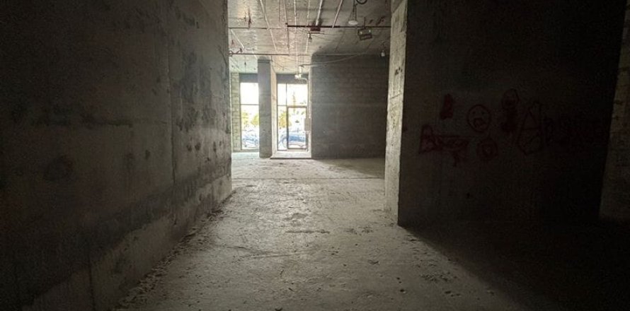 131m² Shop in Jumeirah Village Circle, UAE No. 140071