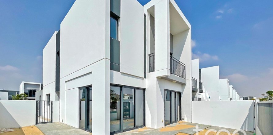 Townhouse de 4 dormitorios en Dubai, UAE No. 174094