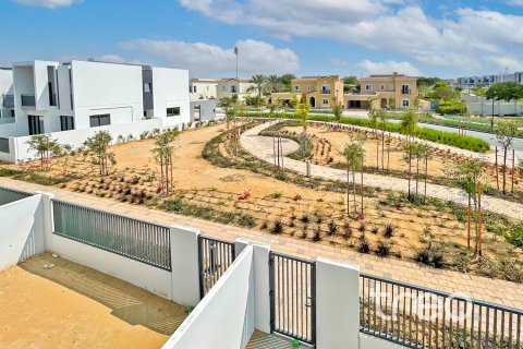 Townhouse de 4 dormitorios en Dubai, UAE No. 174094 16