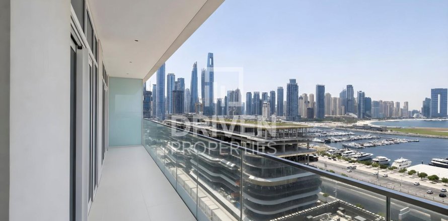 Appartement de 2 chambres à EMAAR Beachfront, UAE No. 209948