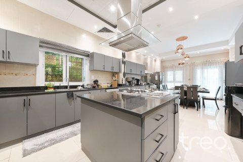 Villa de 4 dormitorios en The Villa, UAE No. 206095 10