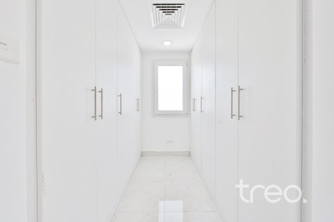 Villa de 4 dormitorios en Meadows, UAE No. 206092 12