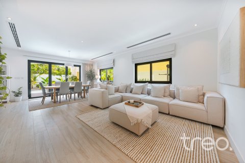 Villa de 4 dormitorios en Legacy, UAE No. 206091 4