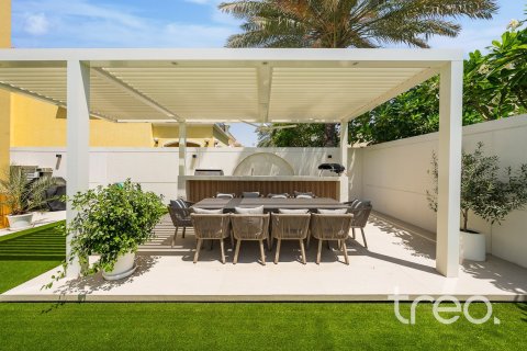 Villa de 4 dormitorios en Legacy, UAE No. 206091 16
