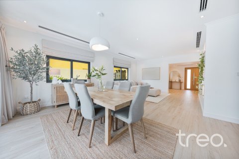 Villa de 4 dormitorios en Legacy, UAE No. 206091 6