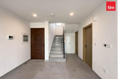 Villa de 4 dormitorios en Dubai, UAE No. 135618 8