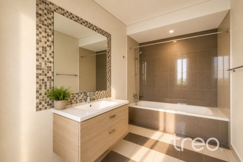 5 bedrooms Townhouse in DAMAC Hills (Akoya by DAMAC), UAE No. 199137 10