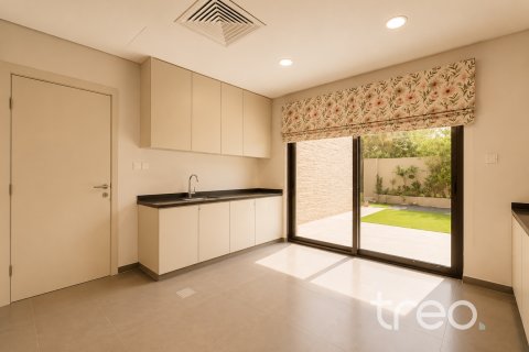5 bedrooms Townhouse in DAMAC Hills (Akoya by DAMAC), UAE No. 199137 5
