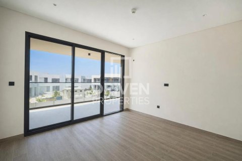Вилла с 5 спальнями в Dubai Land, ОАЭ №193480 18