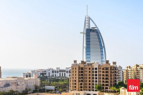 Пентхаус с 4 спальнями в Умм-Сукейм, ОАЭ №146336