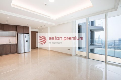 Квартира с 2 спальнями в EMAAR Beachfront, ОАЭ №132622 3