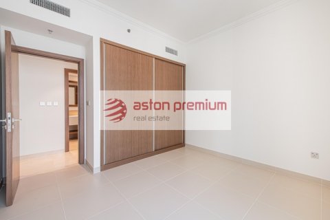 Квартира с 2 спальнями в EMAAR Beachfront, ОАЭ №132622 12