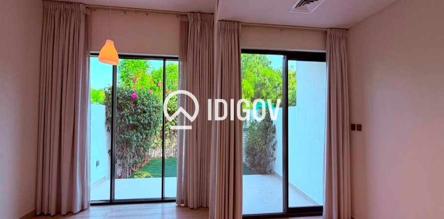 Townhouse de 3 dormitorios en Dubai, UAE No. 184799