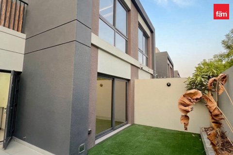 2 bedrooms Villa in Dubai, UAE No. 205351