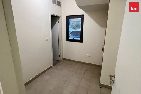 2 bedrooms Villa in Dubai, UAE No. 205351 6