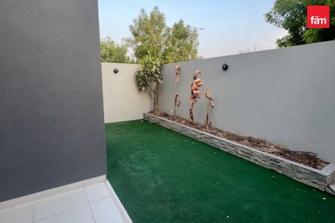 2 bedrooms Villa in Dubai, UAE No. 205351 3