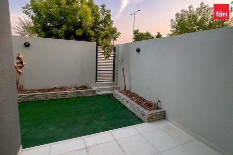 2 bedrooms Villa in Dubai, UAE No. 205351 4