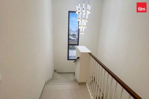 2 bedrooms Villa in Dubai, UAE No. 205351 18