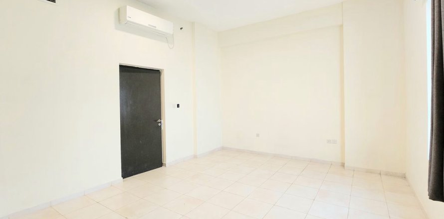 Campo de trabajo de 2920.3m² en Jebel Ali, UAE No. 166319