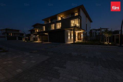 3 bedrooms Villa in Dubai, UAE No. 166318 5