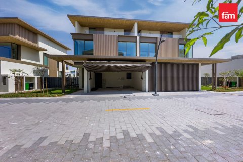 3 bedrooms Villa in Dubai, UAE No. 166318 4