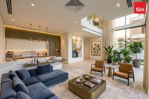 3 bedrooms Villa in Dubai, UAE No. 166318 9