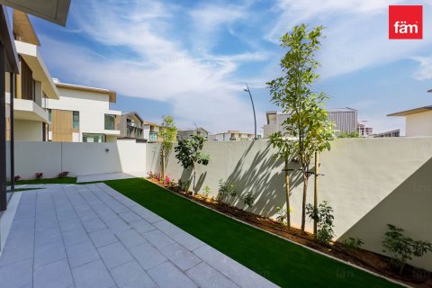 3 bedrooms Villa in Dubai, UAE No. 166318 13