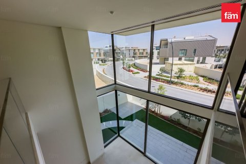 3 bedrooms Villa in Dubai, UAE No. 166318 14