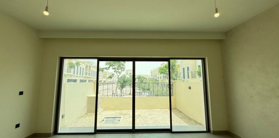 Townhouse de 4 dormitorios en Dubai, UAE No. 166321