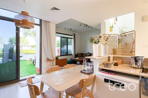 Villa de 3 dormitorios en Town Square, UAE No. 173686 10