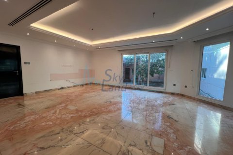 1 room Commercial Villa in Jumeirah, UAE No. 135277 9