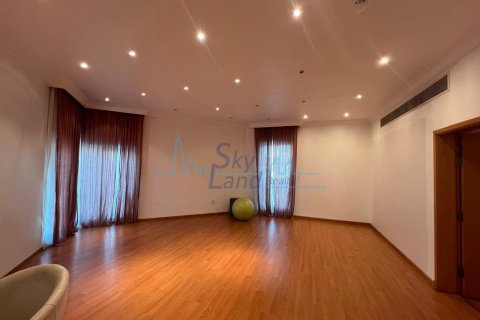 1 room Commercial Villa in Jumeirah, UAE No. 135277 8