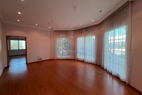 1 room Commercial Villa in Jumeirah, UAE No. 135277 14