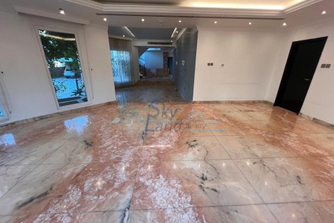 1 room Commercial Villa in Jumeirah, UAE No. 135277 3