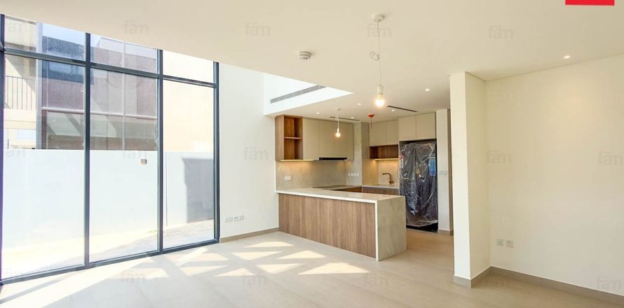 Villa de 4 chambres à Dubai, UAE No. 203111