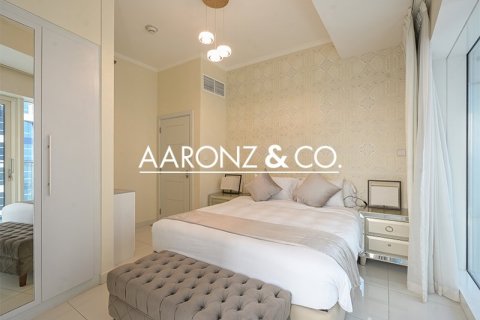 Apartment de 3 dormitorios en Damac Heights, UAE No. 136859 9