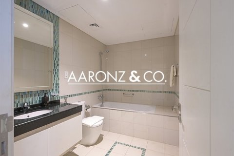 Apartment de 3 dormitorios en Damac Heights, UAE No. 136859 15