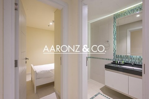 Apartment de 3 dormitorios en Damac Heights, UAE No. 136859 12