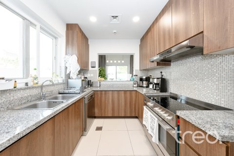 Townhouse de 3 dormitorios en Dubai, UAE No. 188033 7