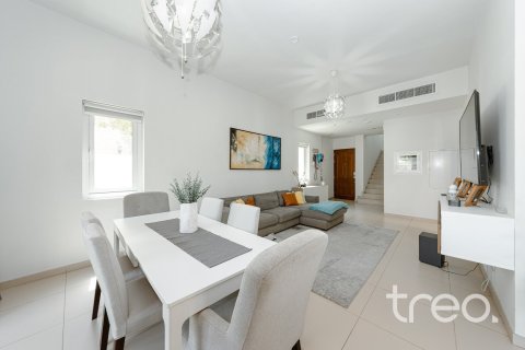 Townhouse de 3 dormitorios en Dubai, UAE No. 188033 3