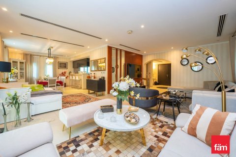 Villa de 3 dormitorios en Dubai, UAE No. 140607 4
