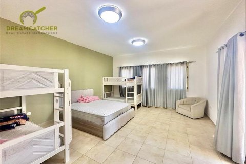 Villa de 5 dormitorios en Al Hamra Village, UAE No. 75273 19