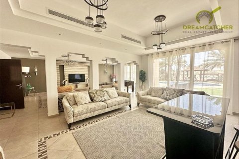 Villa de 5 dormitorios en Al Hamra Village, UAE No. 75273 8