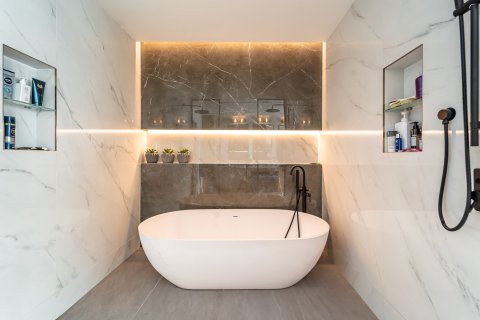 Вилла с 6 спальнями в Дубай, ОАЭ №147084 27