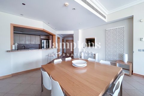Apartment de 4 dormitorios en FIVE Palm Jumeirah, UAE No. 151336 16