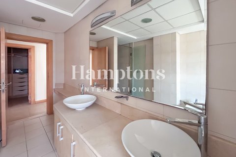 Apartment de 4 dormitorios en FIVE Palm Jumeirah, UAE No. 151336 9