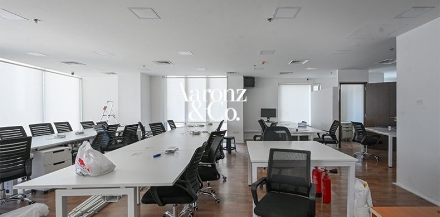 235m² Office in Business Bay, UAE No. 166367