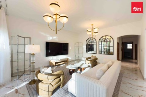 4 bedrooms Villa in Dubai, UAE No. 164806 3
