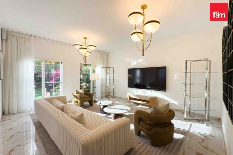 4 bedrooms Villa in Dubai, UAE No. 164806