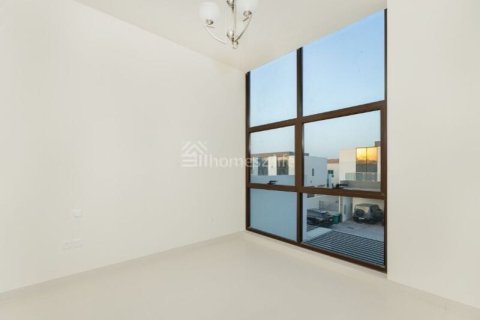 4 bedrooms Villa in District 11, UAE No. 141939 18
